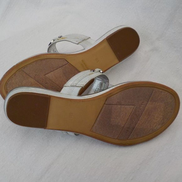 New Marc Fisher slide Sandals with Chain accent Silver White SZ 6 - Picture 9 of 15